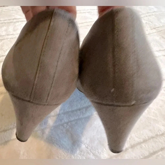 JESSICA SIMPSON Seley Wedge Gray Suede heels w/crystal accents & bows - size 8.5 - Picture 7 of 7